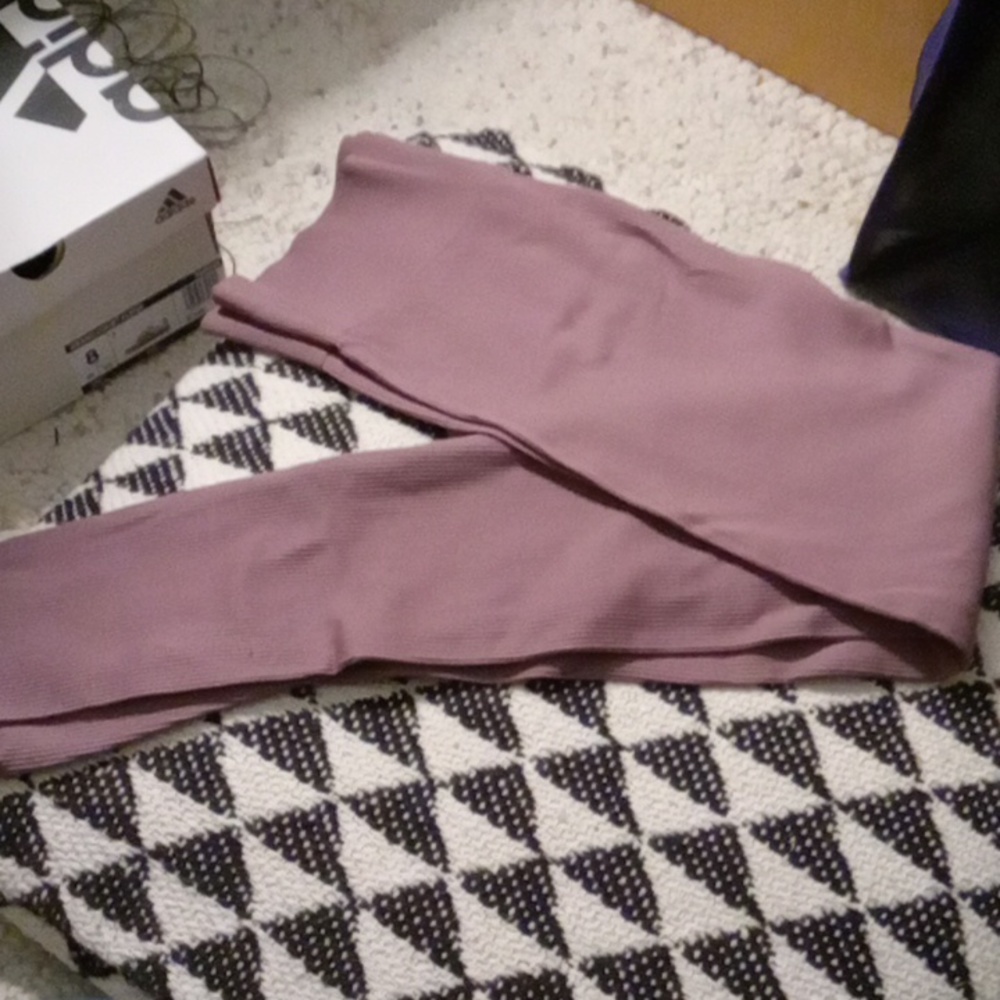 Pink Republic XL Leggings Lavendar NWOT!!